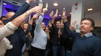  Andrej Korenika je  v Luciji $@ glasno proslavil zmago, zaenkrat še 
neuradno, ki ga vodi na županski stolček Občine Piran.