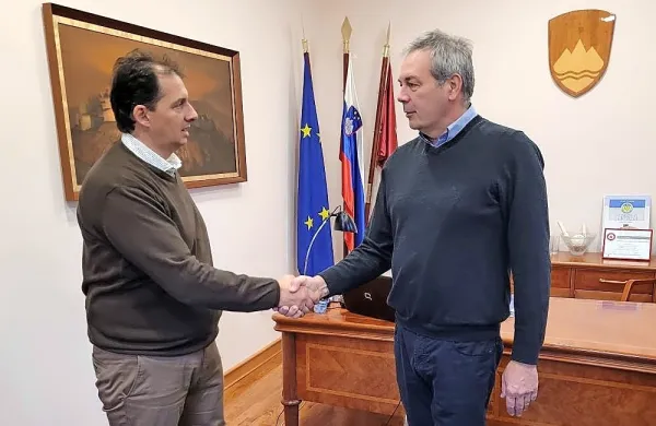 Odhajajoči sežanski župan na srečanje povabil bodočega