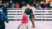  Vse do 2. januarja bo pestro tako na drsališču kot tudi dogajanje ob 
njem.