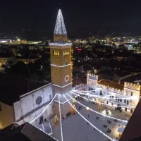 V Kopru se je 26. novembra začela Fantazima, prižig lučk je 
pospremila italijanska pevka  Cristina D’Avena.  
