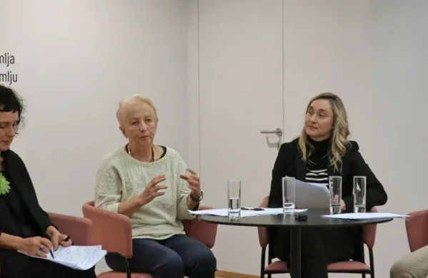  Novinarje so nagovorili (z leve)  Romana Kačič, Marjetica Potrč, Mara Ambrožič Verderber in Matic  Bukovac. 