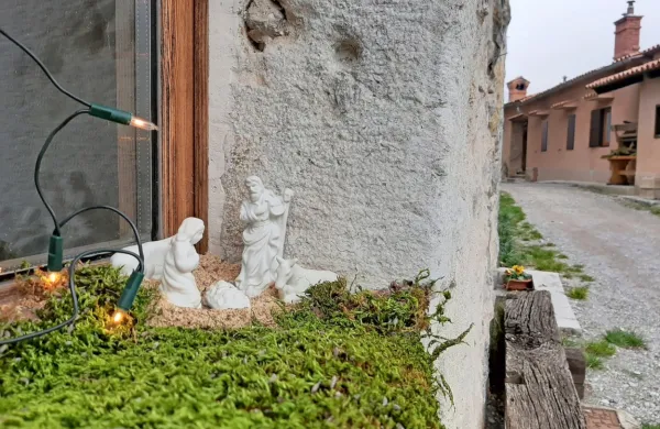 Jaslice po skritih kotičkih srednjeveške vasi