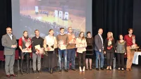 Sproščeno vzdušje se je nadaljevalo tudi po okrogli mizi. Ravnateljica Ingrid Poropat  je tretja z desne, skrajno levo je podžupan 
Janez Starman.     