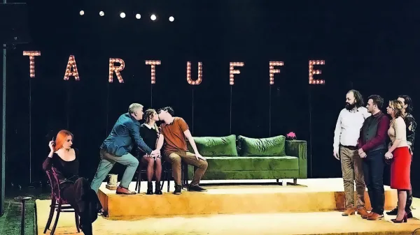 Tartuffe  režiserja Igorja Vuka Torbice je po mnenju več srbskih kritikov  uprizoritev desetletja.