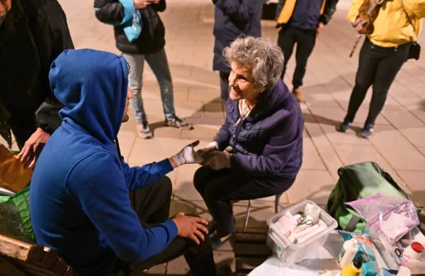 Najnujnejšo oporo migrantom nudijo prostovoljci. 