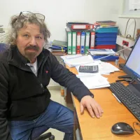 Vodja smučišča Ciril Peternelj, že vseh 40 let zvest SC Cerkno, je z 
ekipo porok za zgledno urejene smučarske proge v vseh vremenskih pogojih.