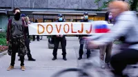 Civilna družba in državljani so  vse bolj ozaveščeni in vse  odločneje 
branijo svoje pravice. Zaradi bližnje  stavke Fidesa so se organizirali pod vodstvom Civilnega gibanja Glas ljudstva in dan 
pred stavko Fidesa proti rušenju javnega zdravstva in proti Fidesu 
napovedali  stavko ljudstva za 10. januar.