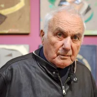 Spomladi se je v  96. letu starosti poslovil  slikar France Slana. Minuli 
ponedeljek je veliko premlad, še ne   56-leten,  umrl njegov sin Domen 
Slana, prav tako akademski likovni umetnik.  