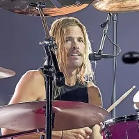  Taylor Hawkins, Foo Fighters