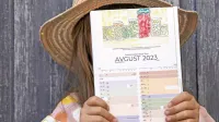 Tudi  Agrariin setveni koledar za leto 2023 je dobrodelen in poln  risb 
istrskih otrok.  