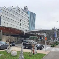 Zaposleni bodo prejeli višje plače in dodatke, stavka bo plačana, 
delodajalec pa bo umaknil vse tožbe v zvezi s stavko. 