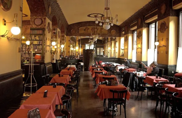 Eden kultnih tržaških lokalov z dolgo tradicijo je kavarna San Marco. 