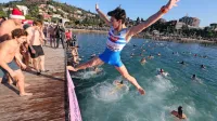 Novoletni skok v morje s pomola v Portorožu je prireditev, ki  v 
Portorož prinese nekaj turistične gneče in živžava.  