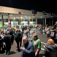 Na Mejnem prehodu Sočerga se je živahno druženje nadaljevalo do zgodnjih jutranjih ur.