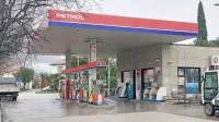 Solkanska bencinska črpalka je bila v zadnjih urah leta 2022 tarča 
neznanega zamaskiranega roparja.
