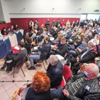 V Bertokih je bilo zelo napeto vzdušje na javni razpravi o osnutku 
koprskega občinskega prostorskega načrta, saj so domačini opozorili, da kmetijske zemlje ne dajo, tehnološkega parka pa 
nočejo. 