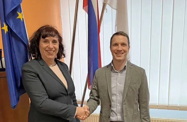 Županja  Alenka Štrucl Dovgan in novi  poklicni podžupan Mario 
Benkoč.