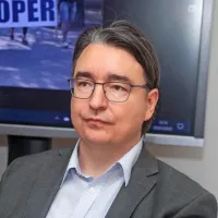 “Delali smo tudi po 400 ur, danes moram prositi za socialni transfer.”