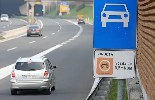 Dars je lani do 11. decembra prodal več kot 7,8 milijona e-vinjet.