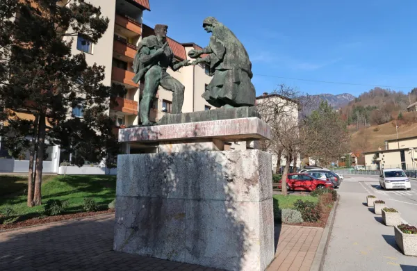 Hlebec kruha je v občini Cerkno vse tanjši. Z doslednim spoštovanjem zbirokratizirane zakonodaje se bo še stanjšal.