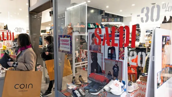 Večinoma so artikli znižani med 30 in 50 odstotki, 70 odstotkov 
popusta je  na voljo le v peščici trgovin.