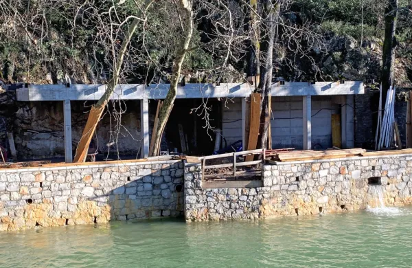 Lokal  v Podskali naj bi po napovedih prenovili do konca marca in 
odprl v začetku junija.  V kulinarično zgodbo  tega turističnega  
bisera se je vključil tudi Ivo Boscarol.