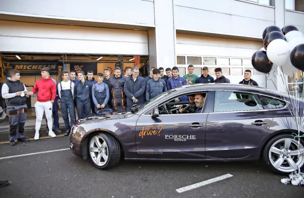 Dijaki STŠ Koper se bodo v  šolski avtoserviserski delavnici 
prihodnjih pet let lahko učili s pomočjo vrhunsko opremljenega 
audija. 