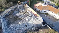 Cerkev sv. Nikolaja, ob njej pa prostor bodočega pokopališča. Ob 
cerkvi bo Župnija Ankaran gradila tudi zvonik, ki bo visok do 22 
metrov in bo imel tri zvonove.