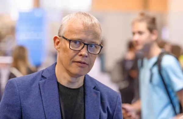 Matej Lahovnik, ekonomist