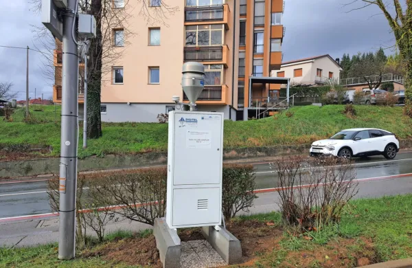 Delce, ki se bodo ujeli na filter vzorčevalnika pred Domom na Vidmu, 
bodo analizirali v laboratoriju in na ta način določili  vire onesnaženja. 