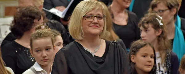 Damjana Kinkela je umetniška vodja bistriškega cerkvenega mešanega pevskega zbora Zvon že 23. leto.