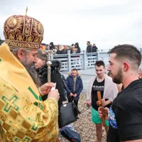 V morje po sveti križ za srečo in zdravje