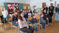 Bivši učenci zaprte podružnične šole Zavratec so v želji za njeno ponovno oživitev predstavili svoje delo in 
prednosti morebitnim bodočim učencem in staršem.