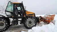 Po 12-urnem nepretrganem pluženju črnovrške planote, se je 
Jernej Črnologar odpravil teptati tekaško stezo.