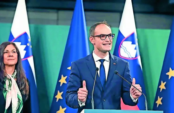 Anže Logar očitno pripravlja teren za zagon svoje platforme, ki jo 
je imenoval konvencija za prihodnost.