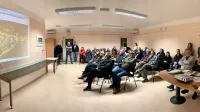 Predstavitve novega načina pobiranja mešanih odpadkov se je 
tudi na Belem Križu udeležilo veliko ljudi. 