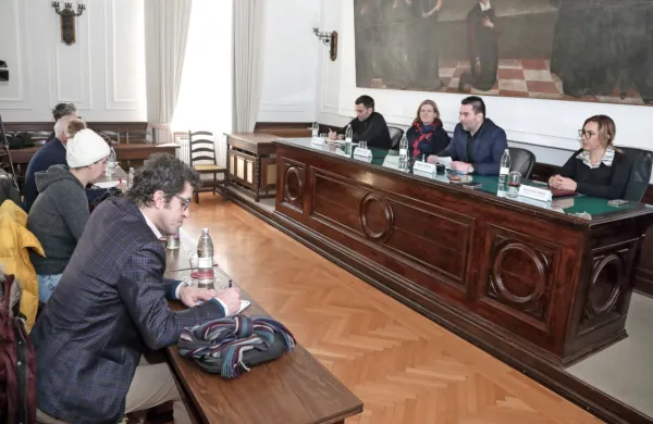 Župan Andrej Korenika je včeraj skupaj s svojimi strokovnimi 
službami predstavil nekatere načrte in odgovarjal na novinarska 
vprašanja. 