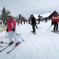 Na SC Cerkno so po dolgih letih spet pozdravili več kot 2000 
smučarjev in deskarjev.