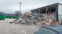 Januarja so odpadki stali  18 dni, tudi s tem so v Svobodi utemeljevali, da zbirni center tja ne sodi. Nevarnosti ni bilo, odgovarja župan. 