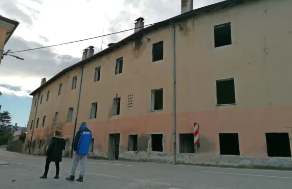 V teh dneh bodo začeli rušiti objekt na Kidričevi 7 tik ob regionalki, 
zato bodo uvedli delne zapore ceste. To naj bi bil nekakšen uvod 
v gradnjo obvoznice, ki pa se še nekaj časa ne bo začela. 
