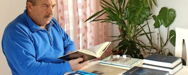 Žarko Rovšček  poglobljeno piše o gorništvu, kot urednik, raziskovalec in avtor    je sodeloval pri številnih knjigah, zbornikih 
... 
