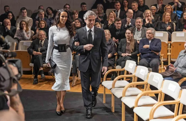 Robert Golob uradno z novo spremljevalko