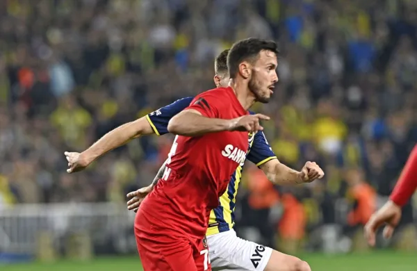 Amedej Vetrih je v rdečem  dresu Gaziantepa pustil močan pečat.
