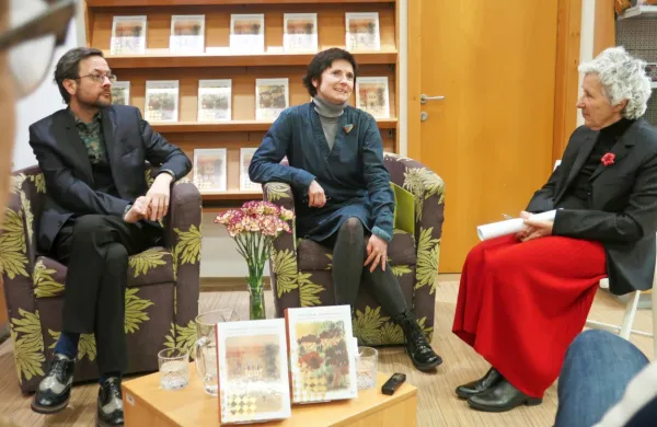 Italijanske pravljica sta  prevajalec Gašper Malej in  ilustratorka Ana Zavadlav predstavila v družbi Neve Zajc. 