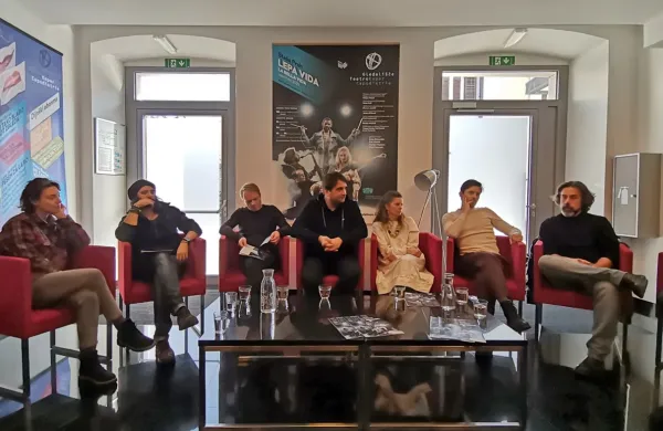 Koprsko Lepo Vido so predstavili (z leve) Anja Drnovšek, Blaž 
Popovski, Rok Matek, Marjan Nećak, Staša Prah, Klemen Janežič in 
Danijel Malalan. 