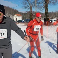 Vsestranski Lovrenc Habe (Zadlog, Koper) je v čast prvemu 
Trnovskemu maratonu leta 1974  tokratnega  odtekel na Elanovih 
smučeh iz tega leta.