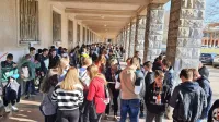 Pred občinsko stavbo se je zbralo skoraj 400 osnovnošolcev. Od 
tam so se, glede na izbiro, odpravili na predstavitev 51 različnih 
poklicev.