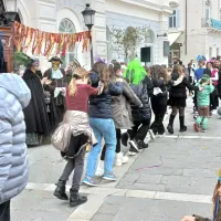 Župan na oddihu, v Piranu zavladale pustne maske