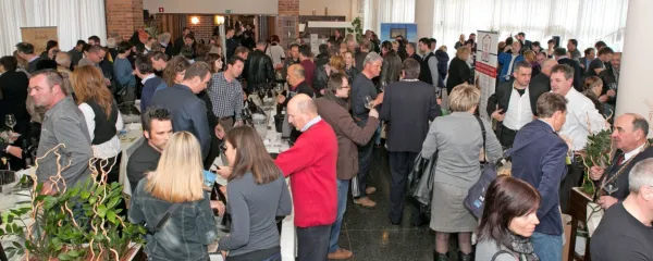 Festival Malvazija, žlahtni okus Mediterana se je dolgo selil med 
istrskimi kraji, zadnja leta pa se je ustalil v Portorožu. Leta 2013 je 
potekal na Belvederju (na fotografiji).