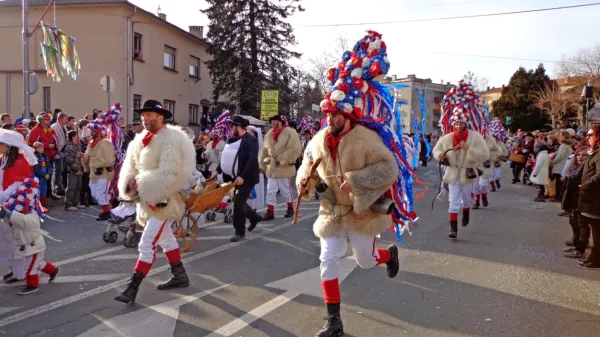 Podgrajski škoromati so najbolj divji in najbolj privlačen del 
znamenite pustne povorke po ulicah Ilirske Bistrice. 